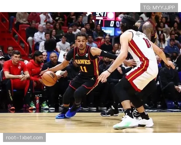 老鹰22分胜骑士：特雷杨抛投与科林斯空切配合破解防守